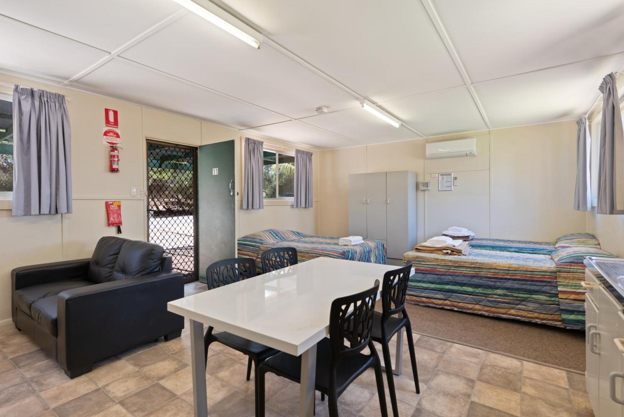 Discovery Parks - Lake Bonney Barmera Room photo